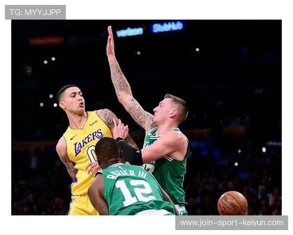 凯恩争顶成功将球轻敲形成机会——把握瞬间，成就品牌与成长