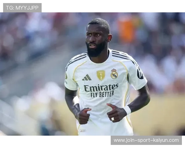 皇马主帅战术板上写满抉择与压力